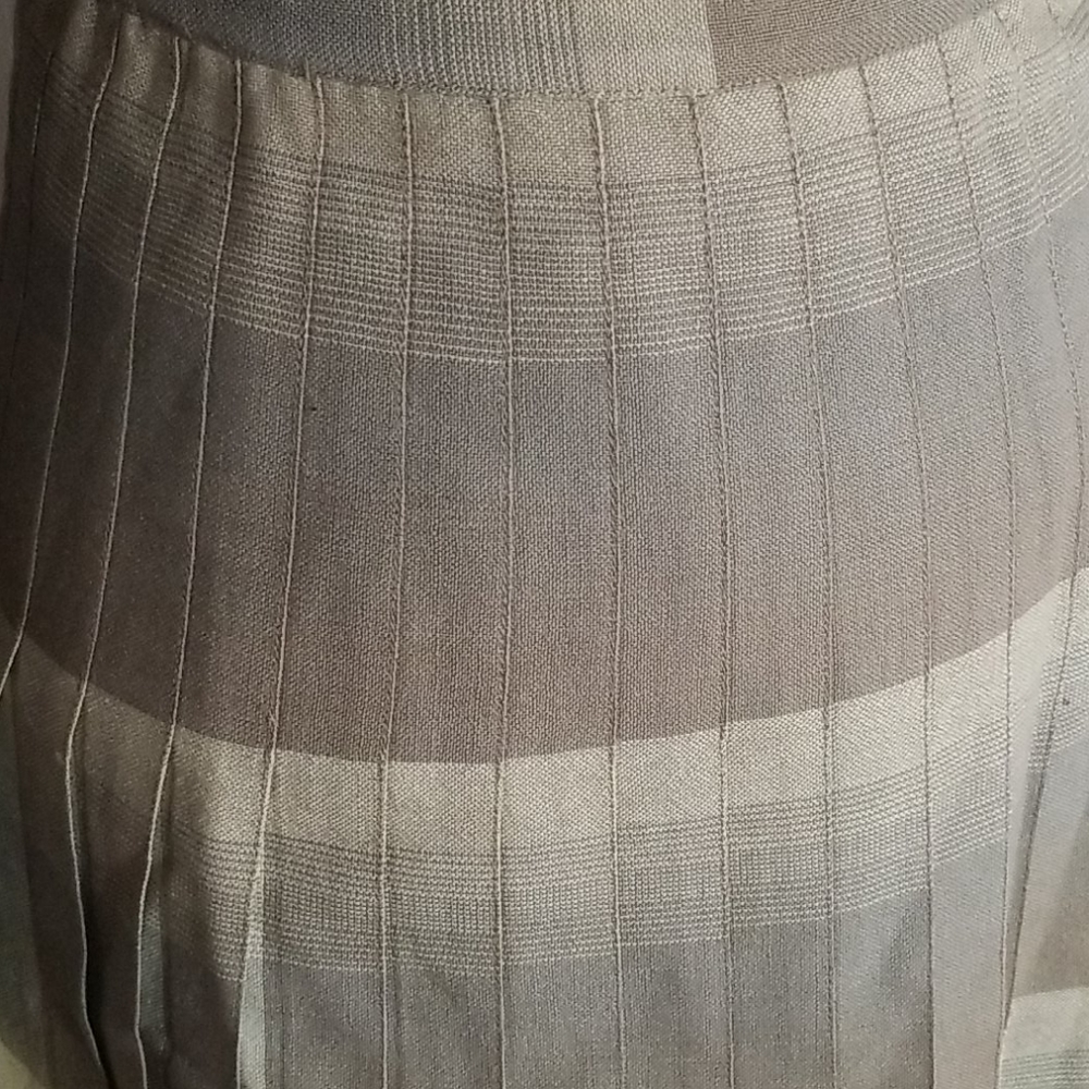 Pleated Skirt - Picture 3 of 7